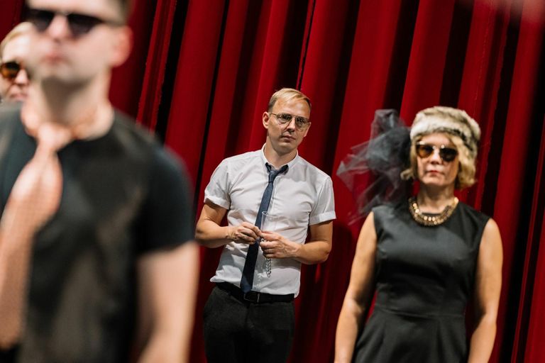 PromFestil jõuab lavale 11. ooperiproduktsioon. Jules Massenet' "Tuhkatriinu" lavastab Jüri Nael ja kujundab Madis Nurms (pildil).