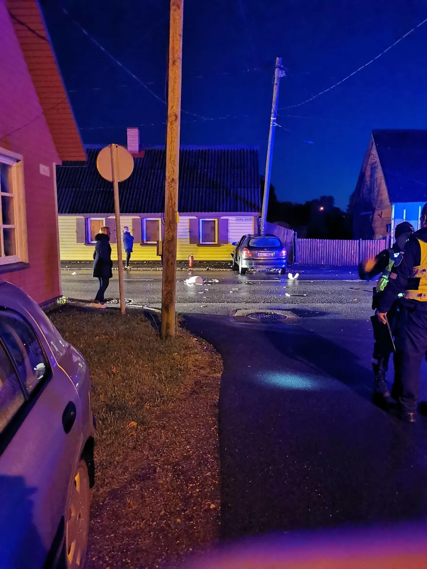 Liiklusõnnetus Lubja ja Vana-Sauga tänava ristmikul.