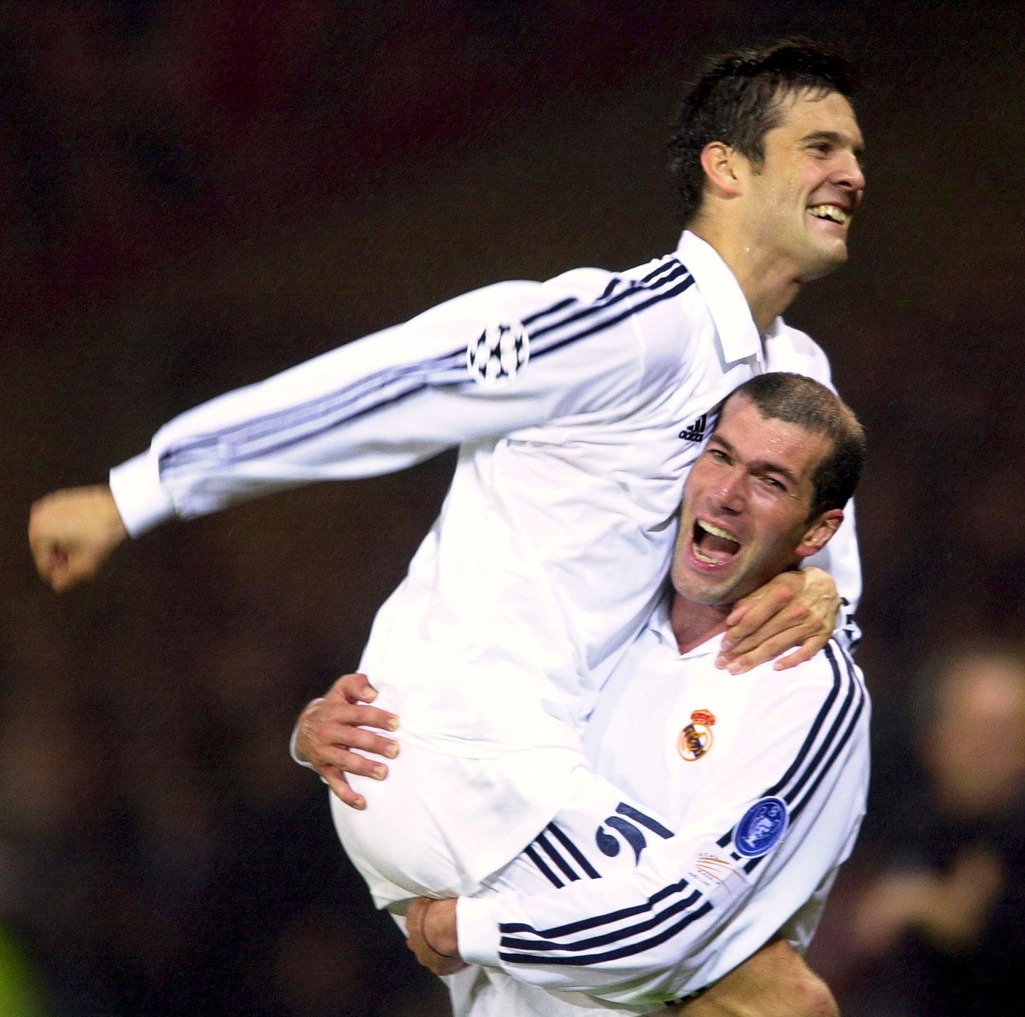 Zinedine Zidane (all) ja Santiago Solari mängijakarjääri ajal 2002. aastal.