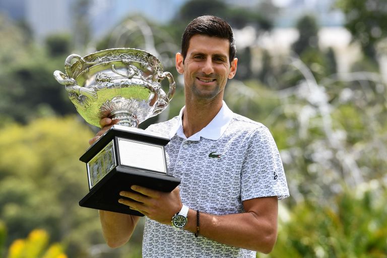 Djokovic kaheksanda Australian Openi trofeega