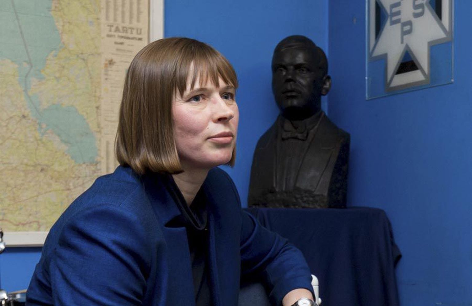 Pilistveres riigimees Jüri Vilmsi büsti ees Sakala usutlusele vastates avaldas Kersti Kaljulaid arvamust, et Eesti riik ei peaks Konstantin Pätsile monumenti püstitama.
