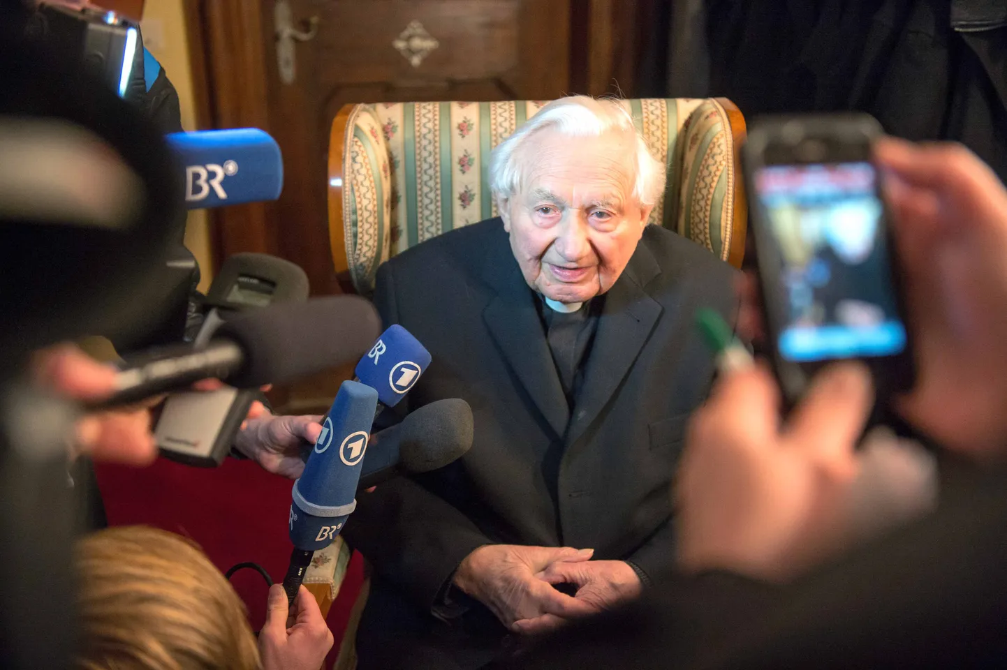 Endise paavsti vend, preestriametit pidav Georg Ratzinger.