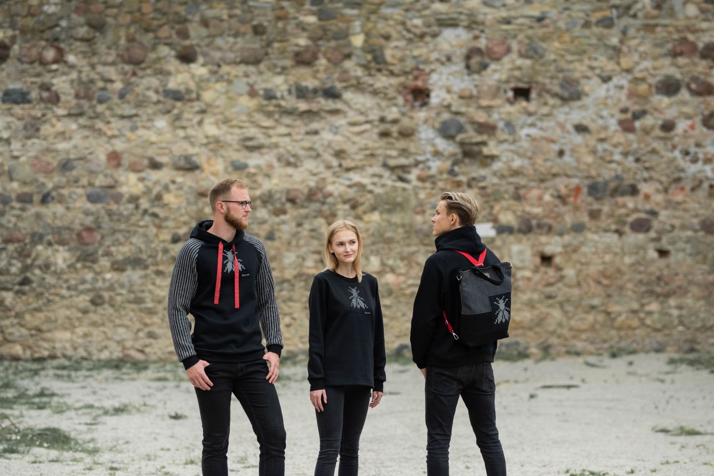 Kollektsioon Must Toonekurg 2020, modellid: Taavi Arula, Agnes Mäe, Oskar Põldmaa