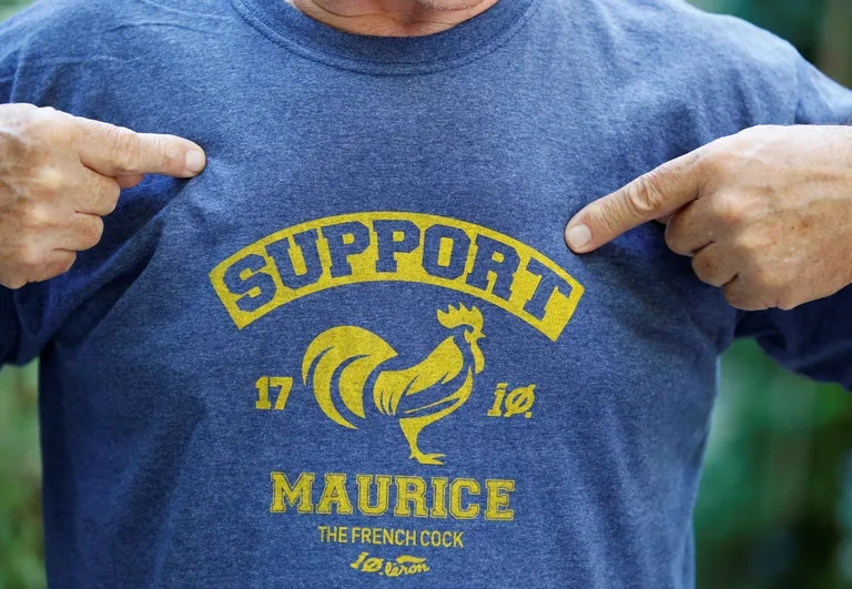 Kukk Maurice'i toetav T-särk