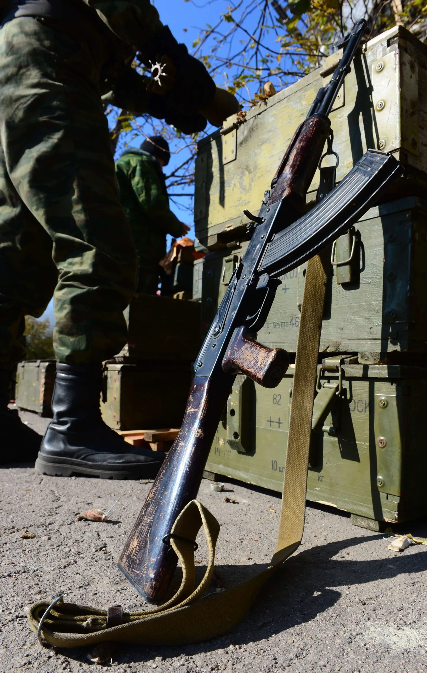 Relvastatud mees Ukrainas.