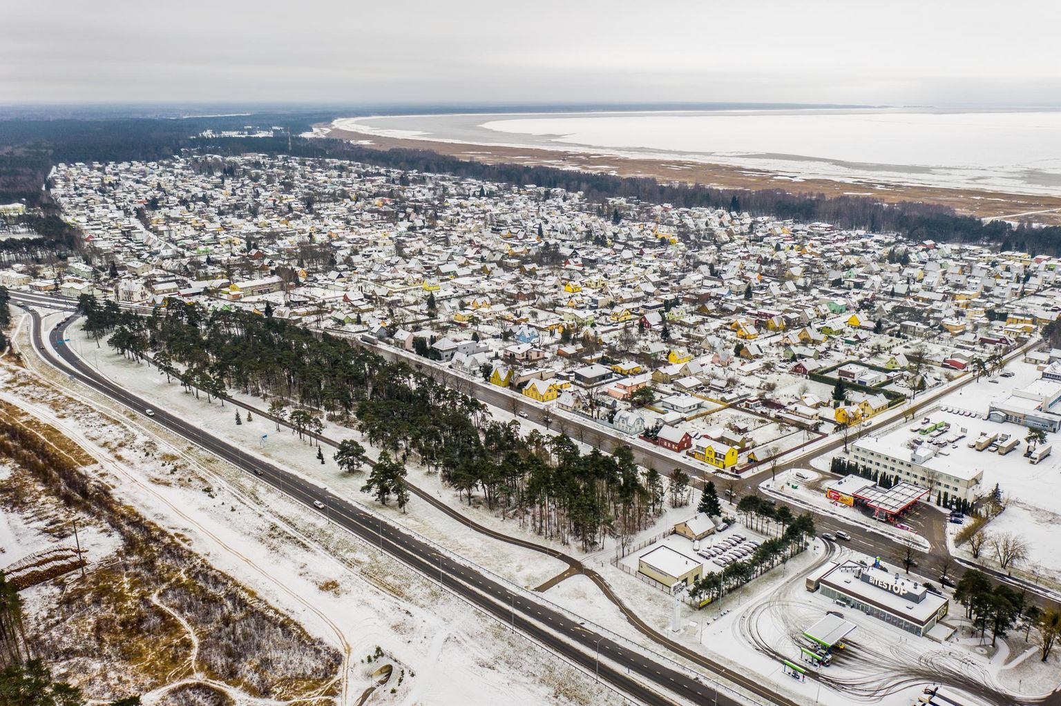 Kuna Pärnu kesklinna kodu ostmine on muutunud paljudele kättesaamatuks, liigub elamuturg linnasüdamest kaugemale.