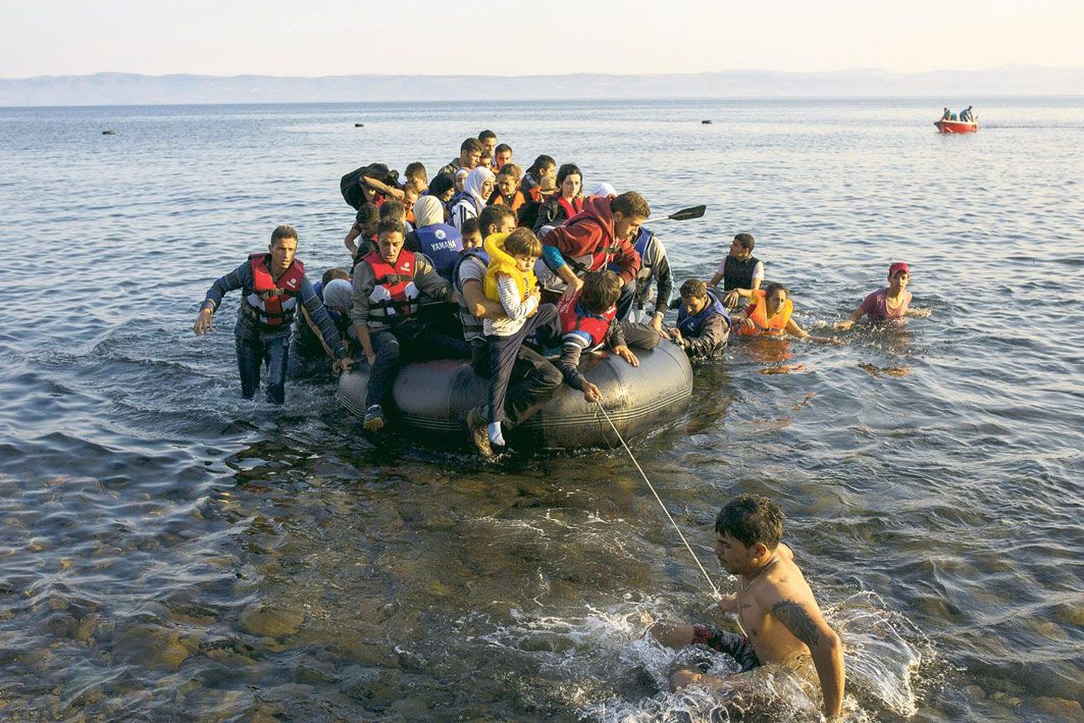 Esmaspäeval saabus Kreeka saarele Lesbosele kaks paati, mis olid üle koormatud Süüria ja Afganistani põgenikega.