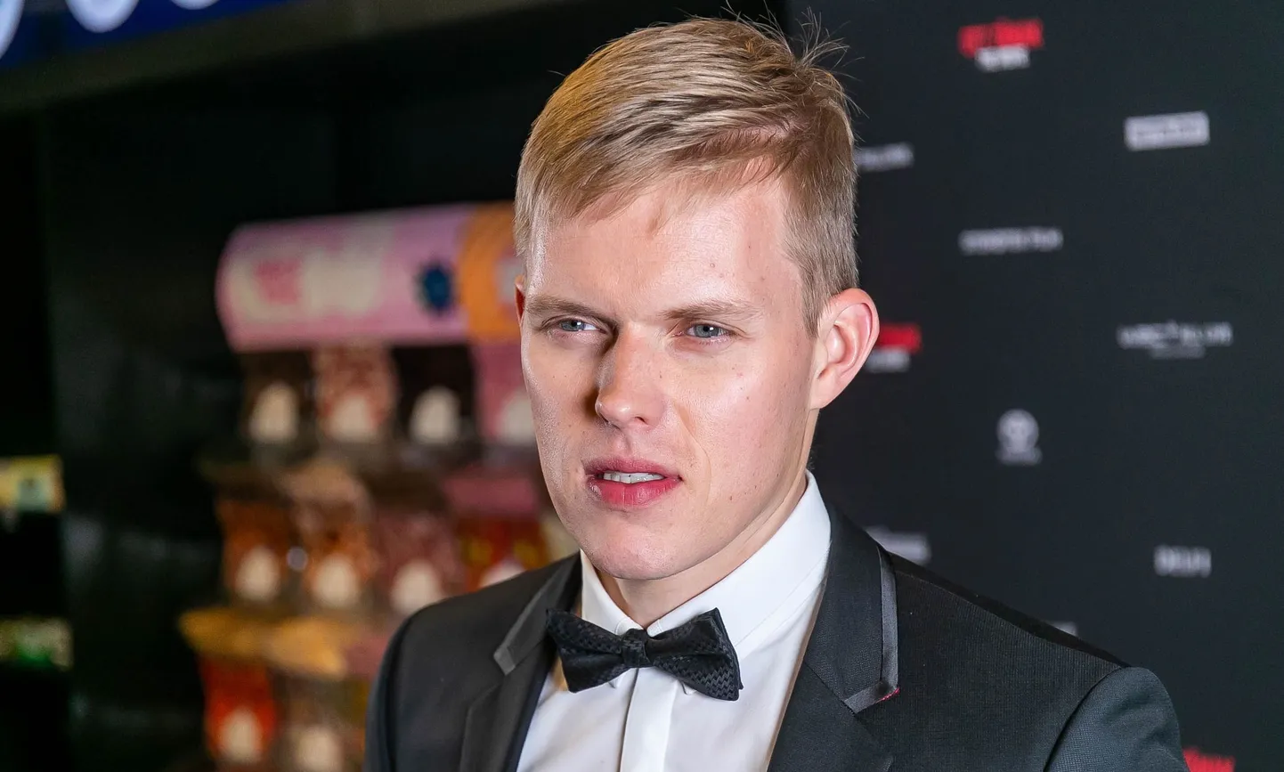 Ott Tänak oma doki esilinastusel Kosmose kinos. Ott Tänaku filmi stsenarist: tundsin nii mõnigi kord ennast idioodina