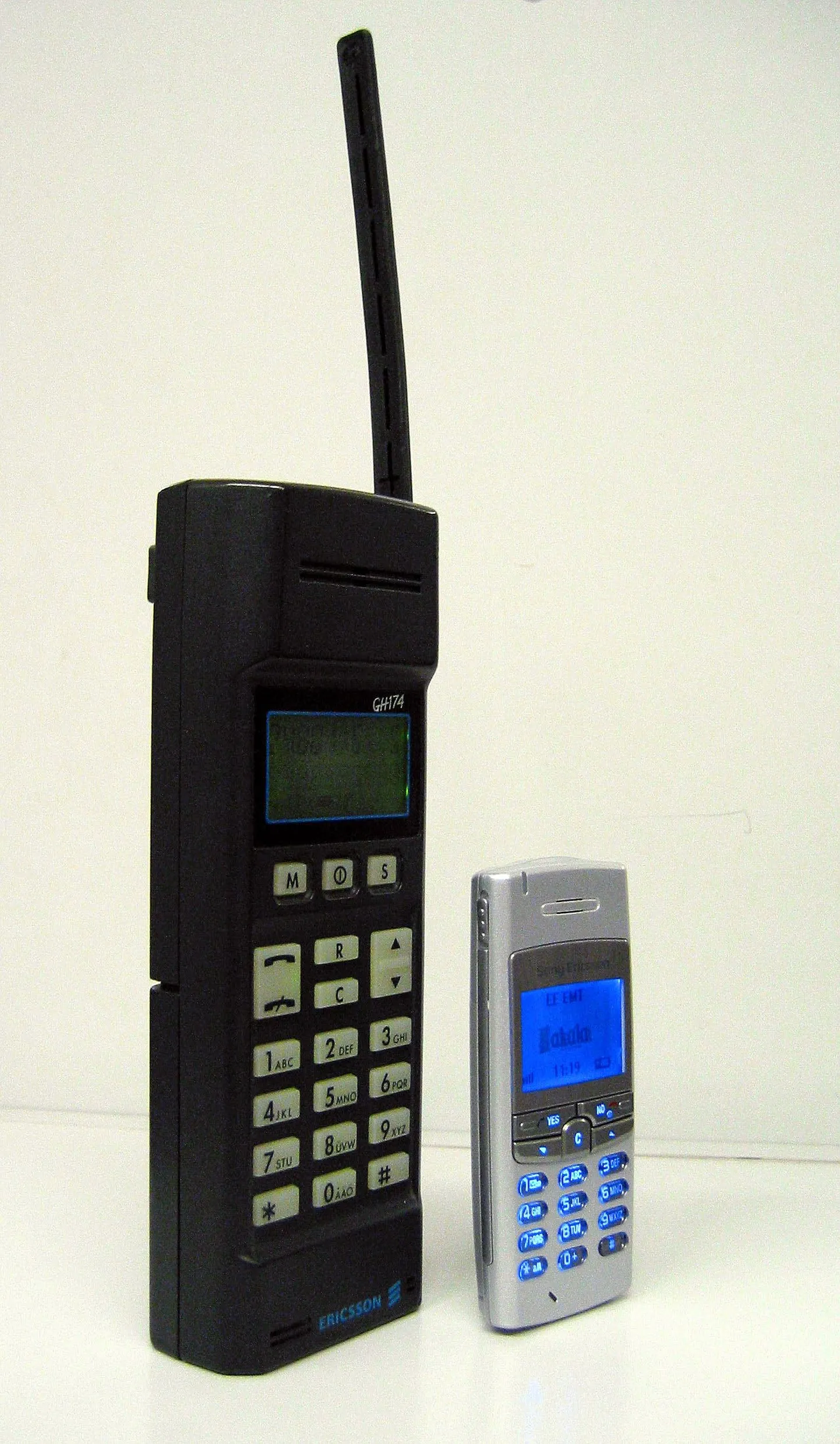 Ericsson GH 174 (suurem) nägi ilmavalgust 1994. aastal ning on seni töökorras ühes uuendatud akuga, kuid pole praegu kasutuses. 2004. aastal toodetud telefoni SonyEricsson T105 saatus on teadmata.