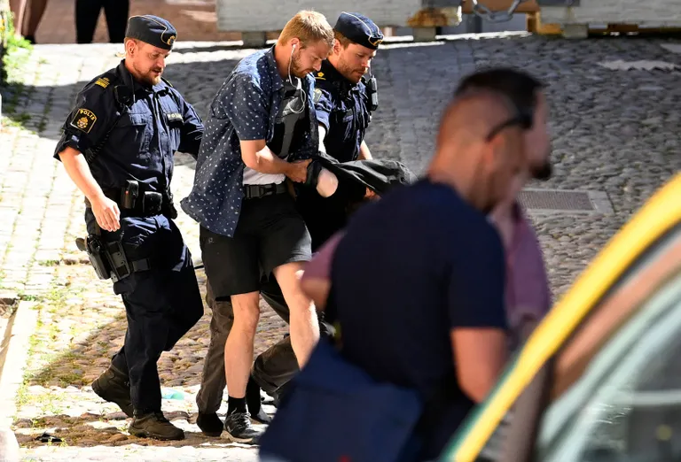 Politsei võttis kinni eaka naise tapmises kahtlustatava mehe.