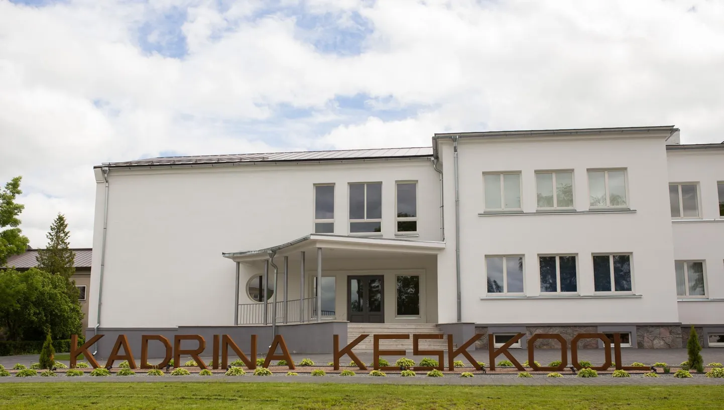 Vähemalt ühel Kadrina keskkooli gümnasistil on pinge edasiõppimisvõimaluste pärast maandatud. Tugevate tulemustega neiu on oodatud Tartu ülikooli.