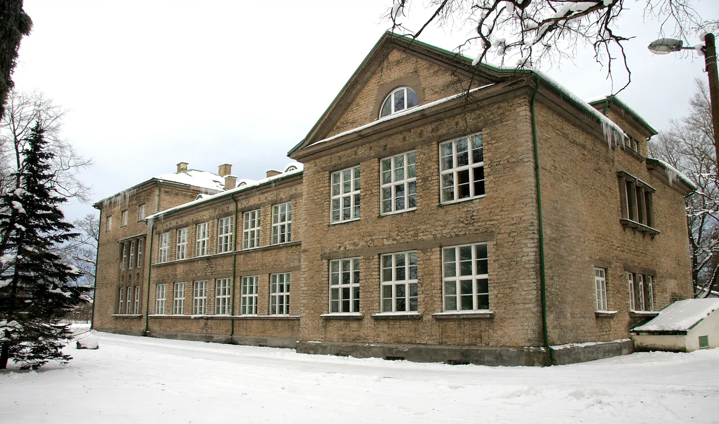 Kui vallavalitsuse plaan läbi läheb, kehtestatakse Lüganuse ja Maidla koolile laste miinimumpiir ning kui lapsi jääb vähemaks, pannakse kooli uksed kinni.