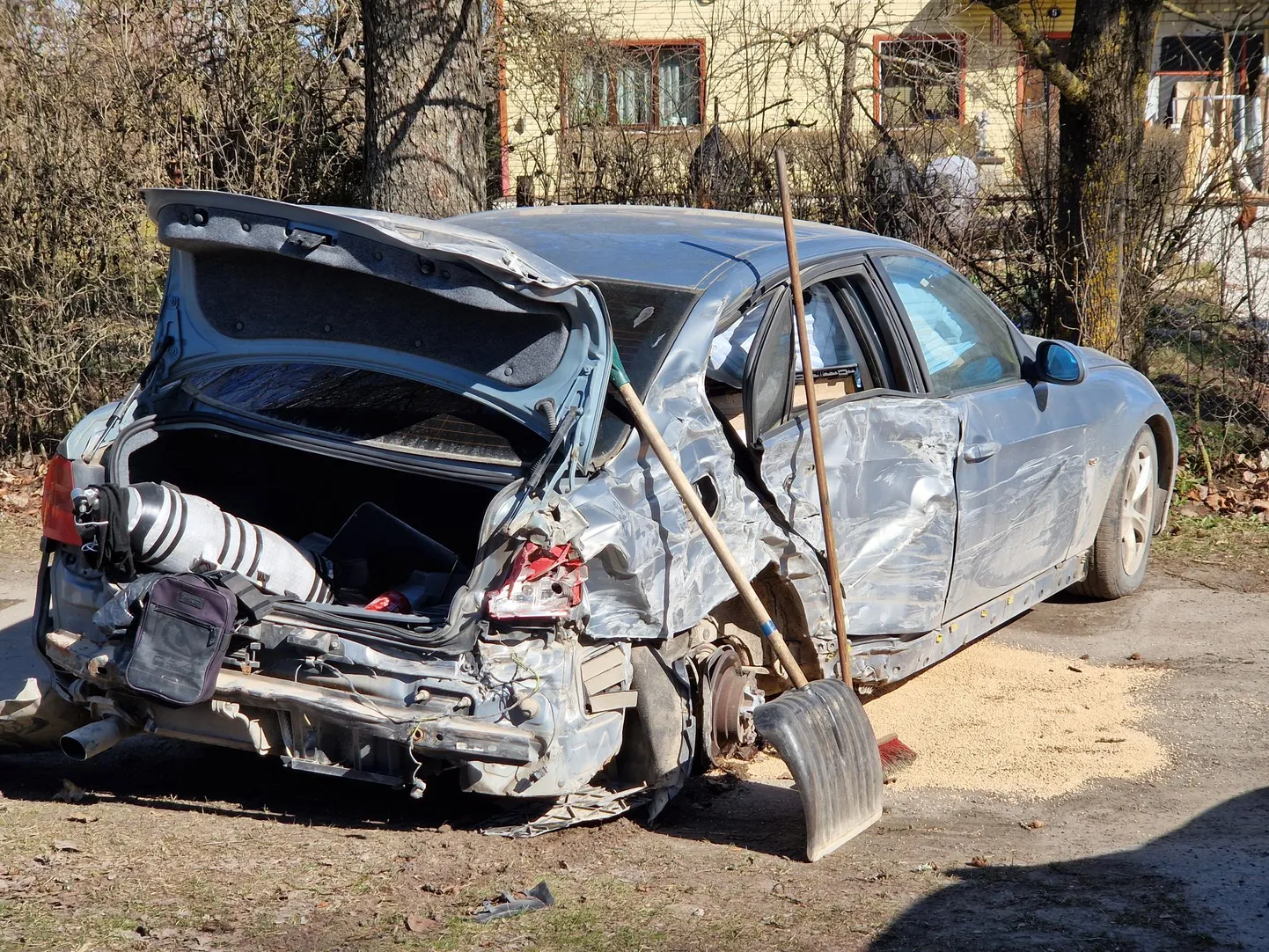 Tagaajamine lõppes kahe auto kokkupõrkega.