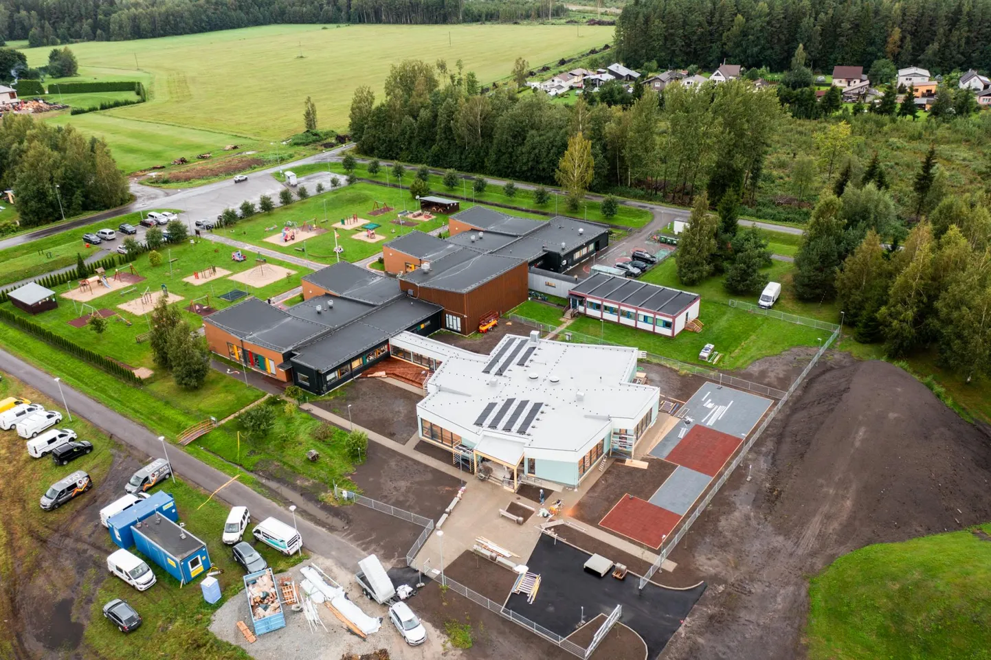 Tammiste lasteaia-algkooli juurdeehitus ei valminud õigeks ajaks.