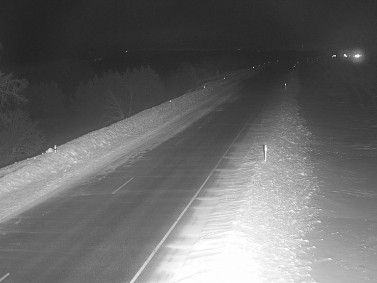 Teekaamera pilt Talinn-Narva maanteelt Aseri lähedalt Kõrkkülast teisipäeval kell 17.40.