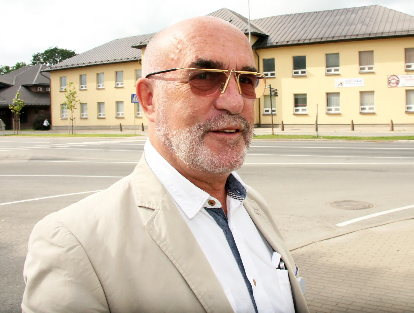 Georgi Belotserkovski ütleb, et ta ei tea, mis saab Ahtme haiglast tulevikus, sest see sõltub haigekassa lepingu olemasolust.