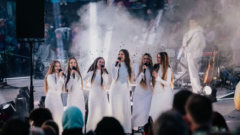 Grupa ''Tautumeitas'' izdod singlu ''Spīguļo, Saulīt'' un izziņo albumu