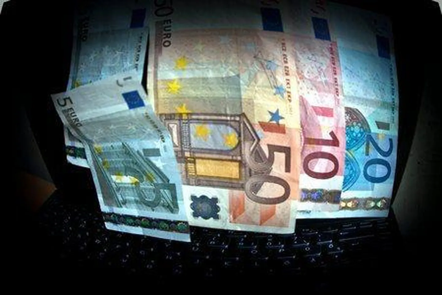 Küberkelmuse ohver jäi ilma paarikümnest tuhandest eurost.