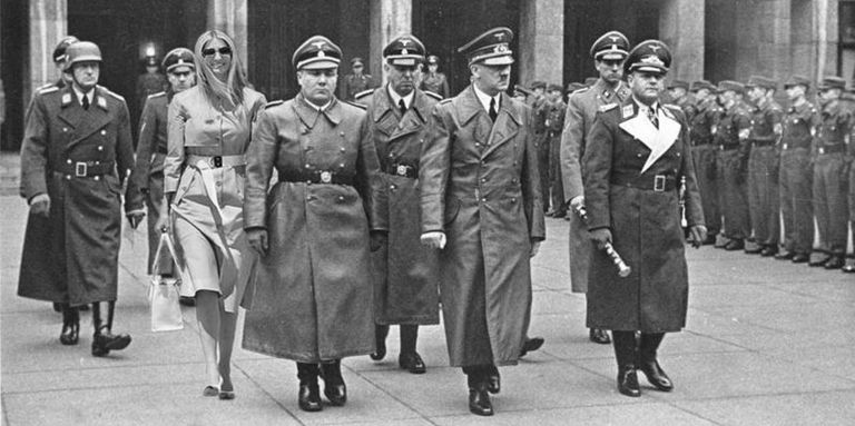 Ivanka Trump lisati ajaloolisele Adolf Hitleri fotole