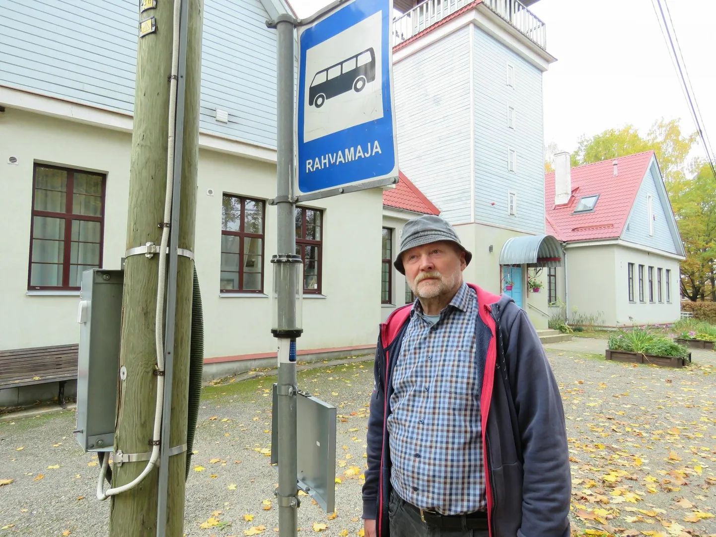 Puka kultuurimaja majahoidja Heldur Vaht ütleb, et talle meeldib töö, mida teeb.