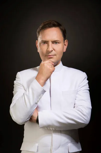 Максим Волков.