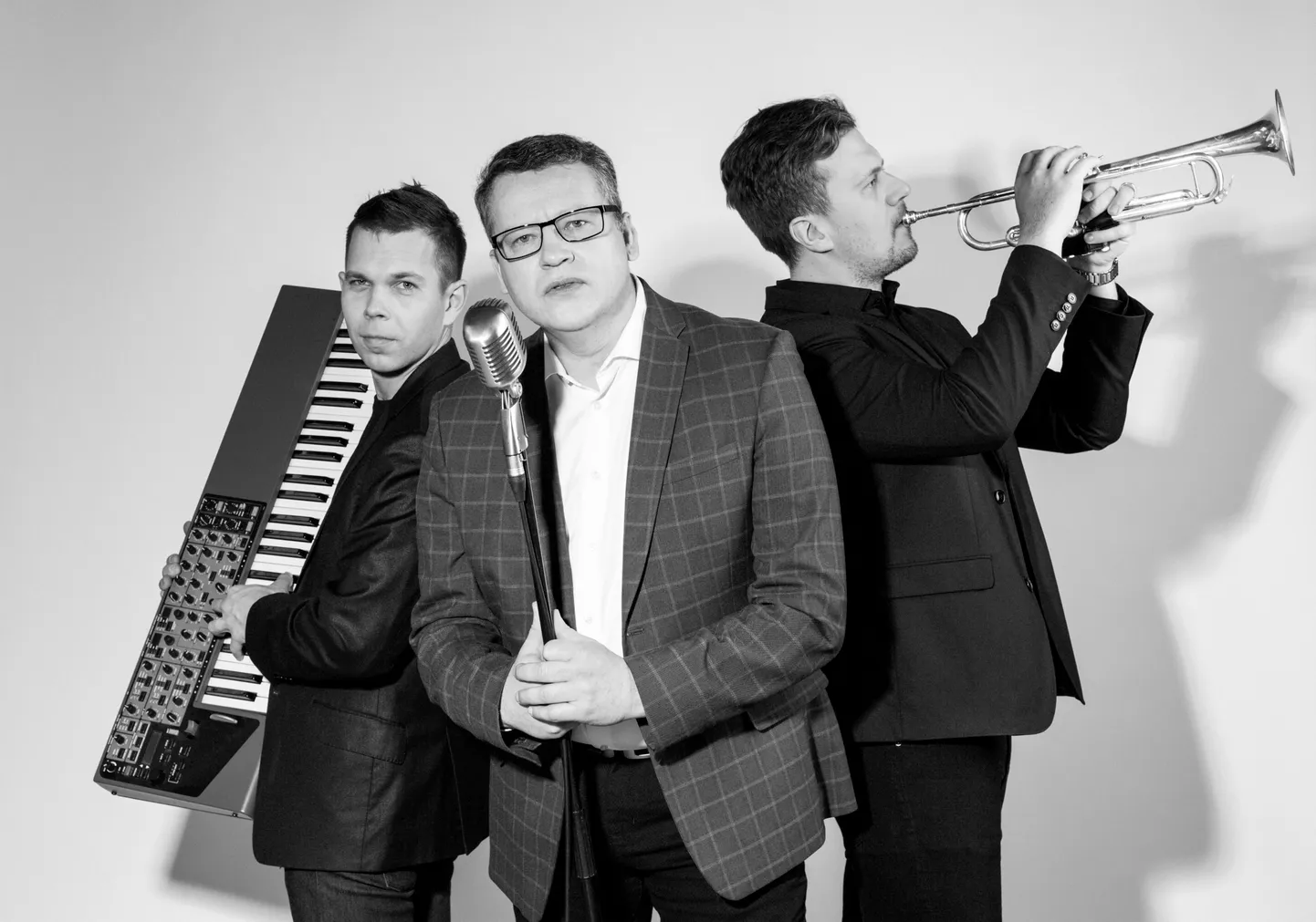 Solist Toomas Uibo, Rain Rämmal klaveril ning Allan Järve trompetil