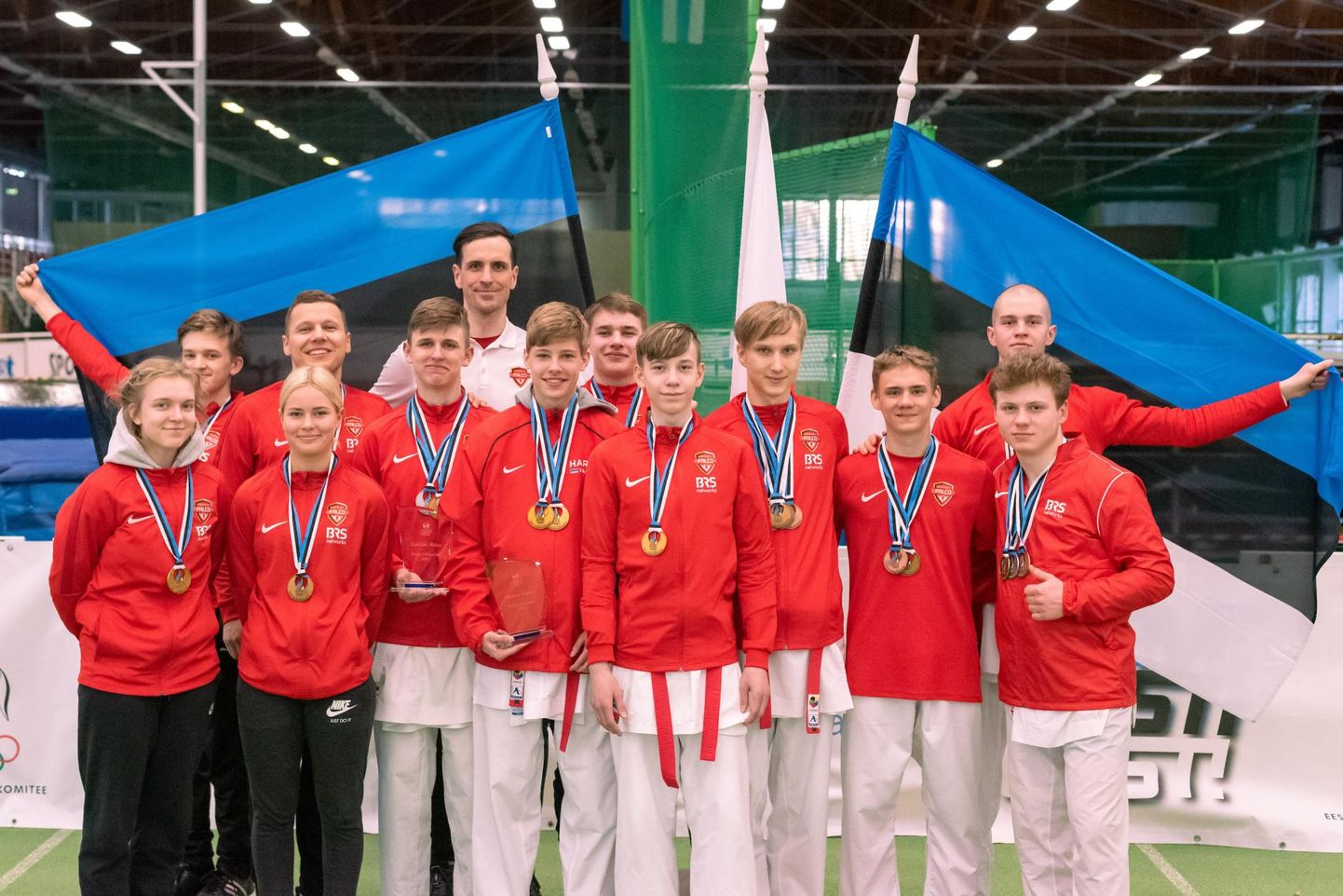 Falco karateklubi võidukad noored Eesti meistrivõistlustel.