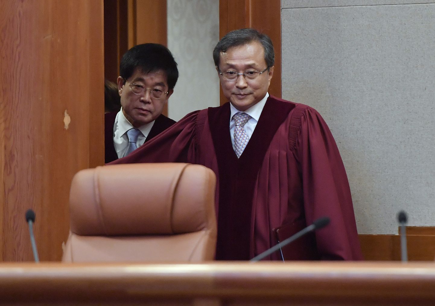 Lõuna-Korea põhiseaduskohtu peakohtunik Yoo Nam-seok neljapäeval Souli kohtus enne abordikeelu tühistamise otsuse teatavaks tegemist.
