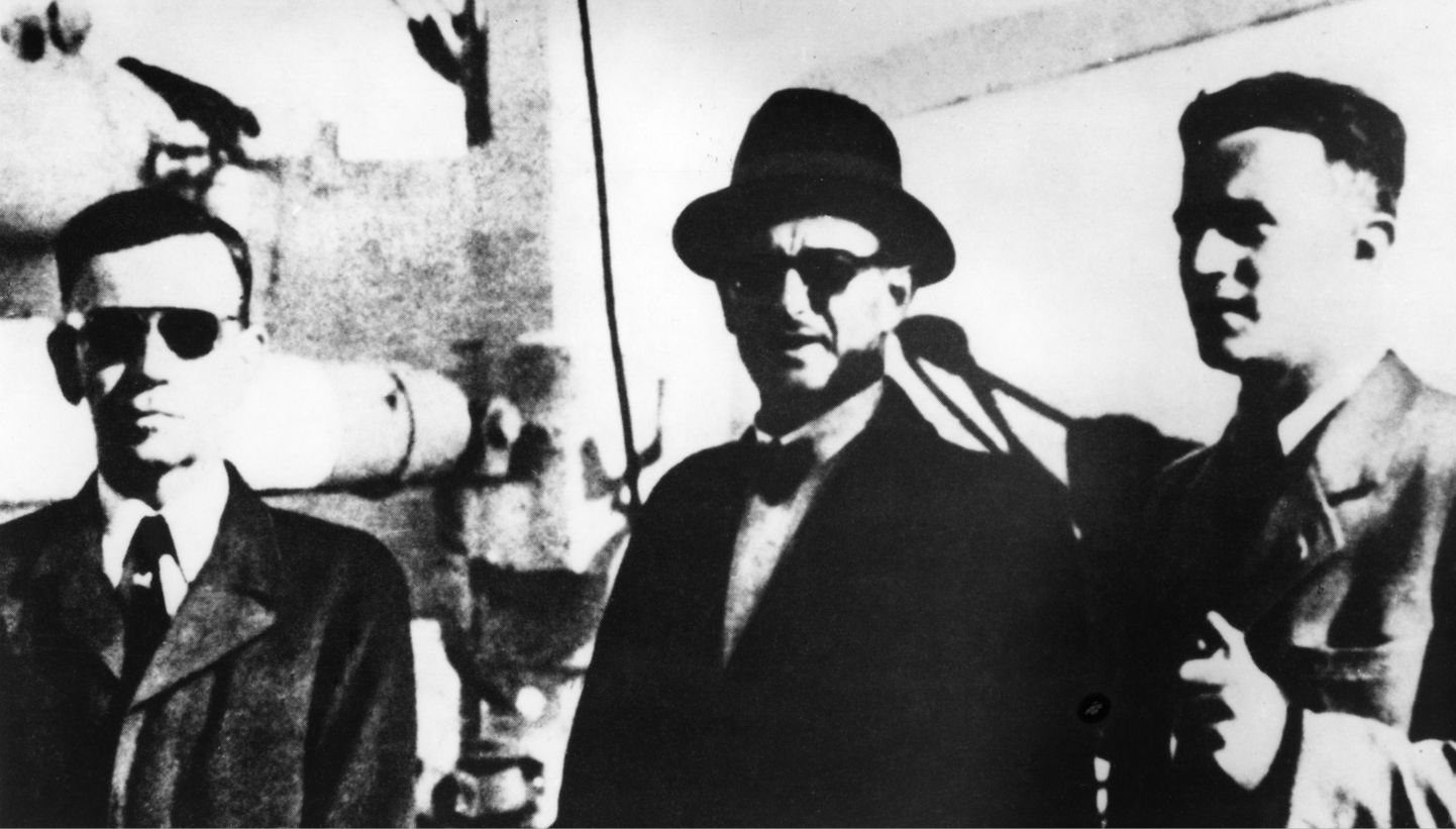 Adolf Eichmann ja kaks teist SS endist liiget 1950. aastal paadil, mis sõidutas nad Argentiinasse.
