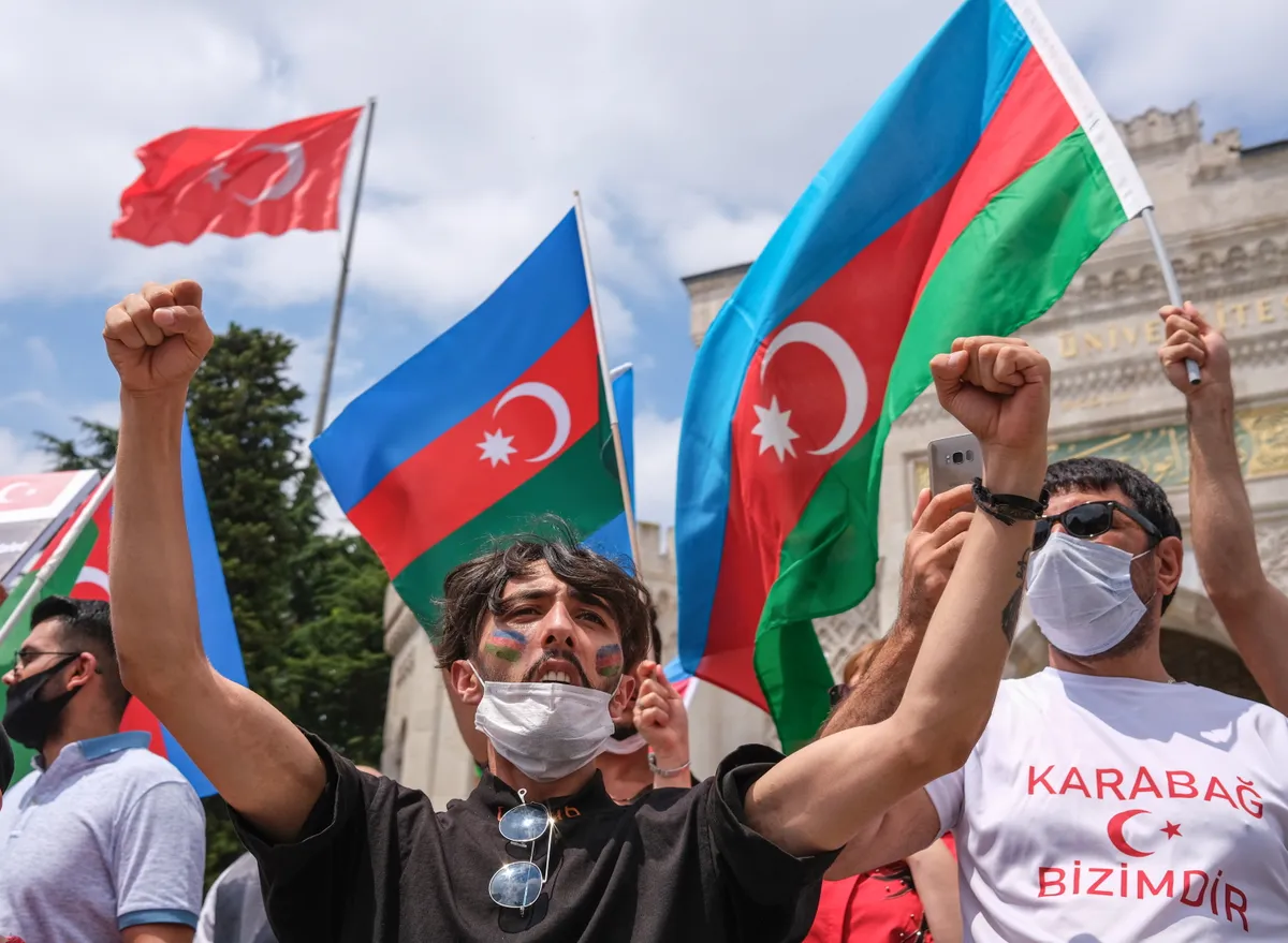 Протесты азербайджанских националистов в Стамбуле