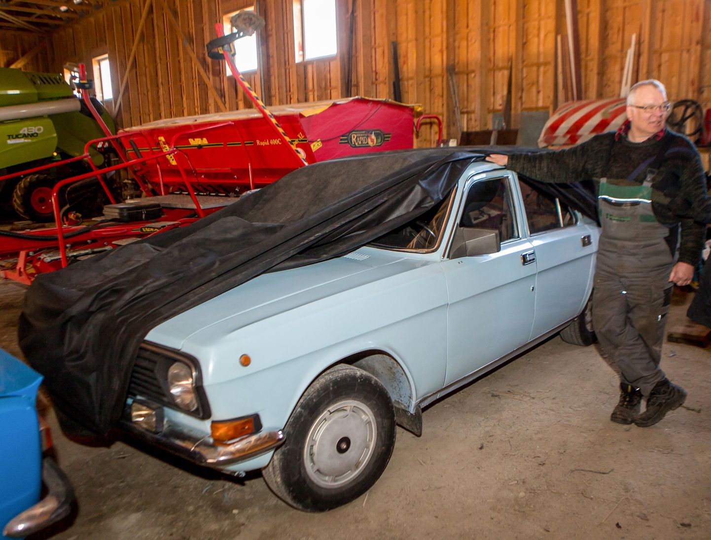 VAHELDUS: Kaido Kirst tunneb rõõmu vana sõiduauto remontimisest ja sellega sõitmisest.