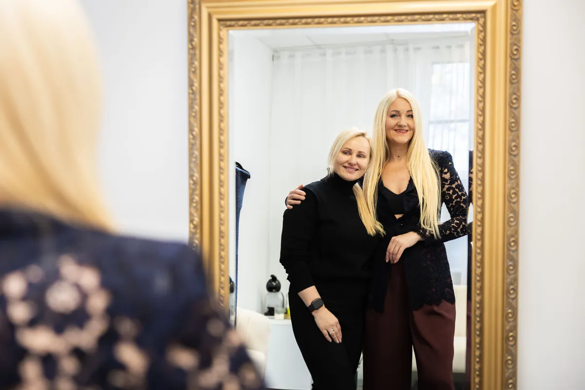 Sibille soovitus sügiseks on: kanna sama rõivast sajal erineval viisil. Nutikas disian kohaneb nii argise tööpäeva kui peoga, kõik asjad võiks omavahel sobida.