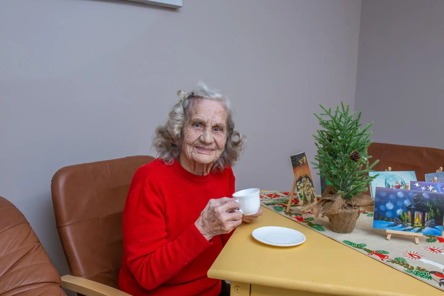 103-aastane Jelena Pütisepp, keda kõik Ellaks kutsuvad, suisa pakatas elurõõmust, kui jutustas Pärsti pansionaadis oma mälestusi.