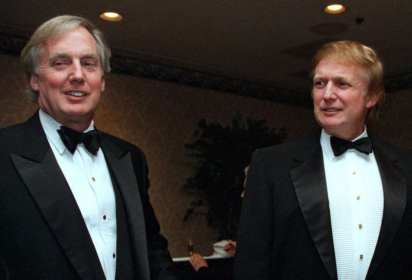 Vennad Robert Trump (vasakul) ja Donald Trump (paremal) 1999. aastal.