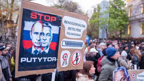 POSTIMEES UNGARIS ⟩ «Me ei taha siin lapsi kasvatada.» Noored on valmis Orbáni võidu korral riigist lahkuma