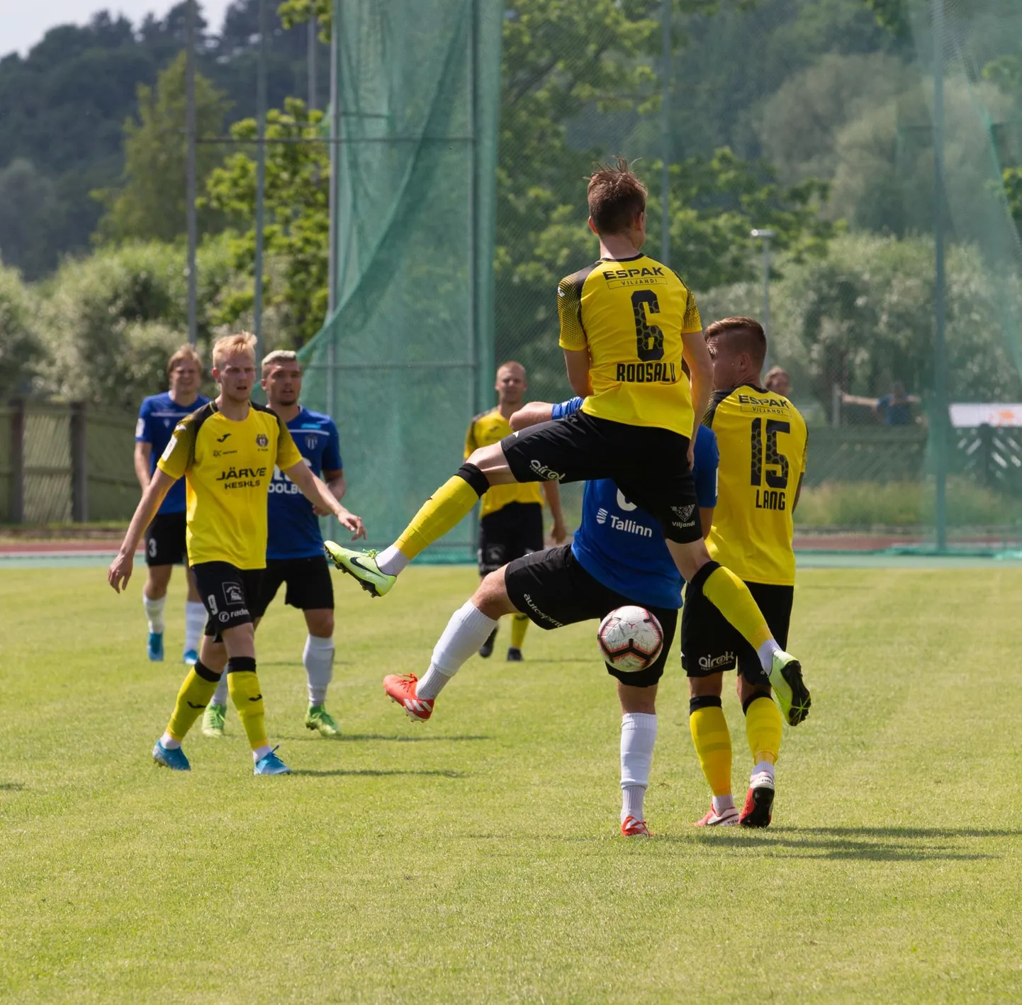 Viljandi Tulevik võitis Tallinna Kalevit 2:1.