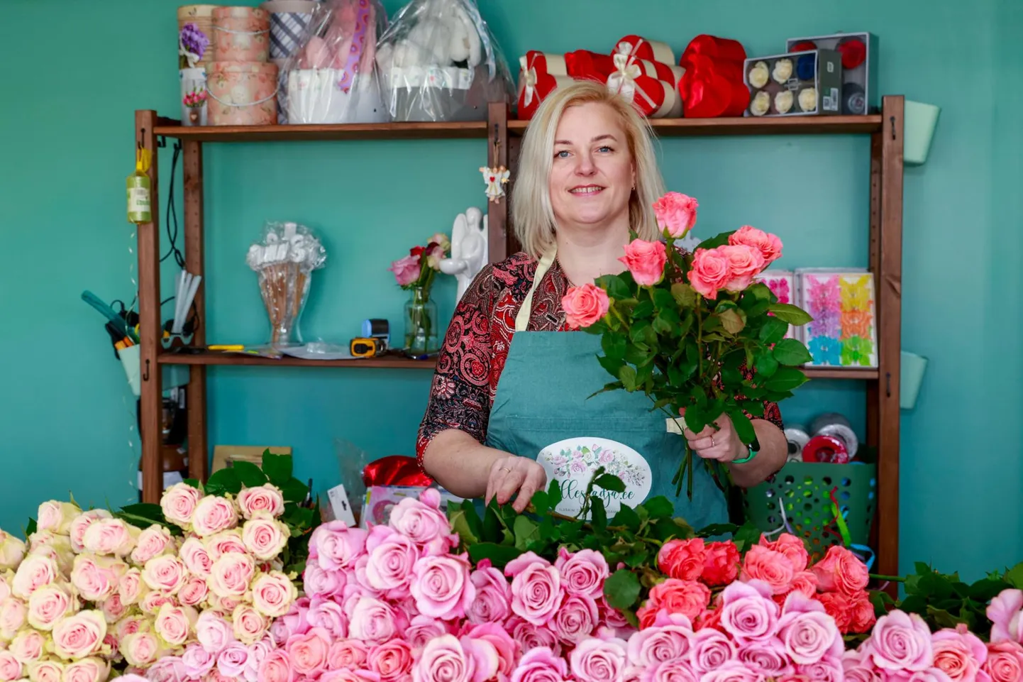 Koos abikaasa Andrega maakonnas viienda lillepoe avanud Avely Punase lemmiklilled on tulikad.