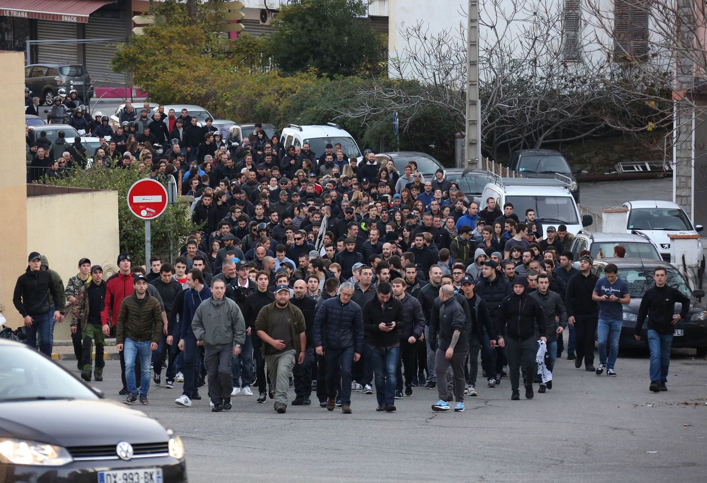 Vihased meeleavaldajad Korsika pealinnas Ajaccios.