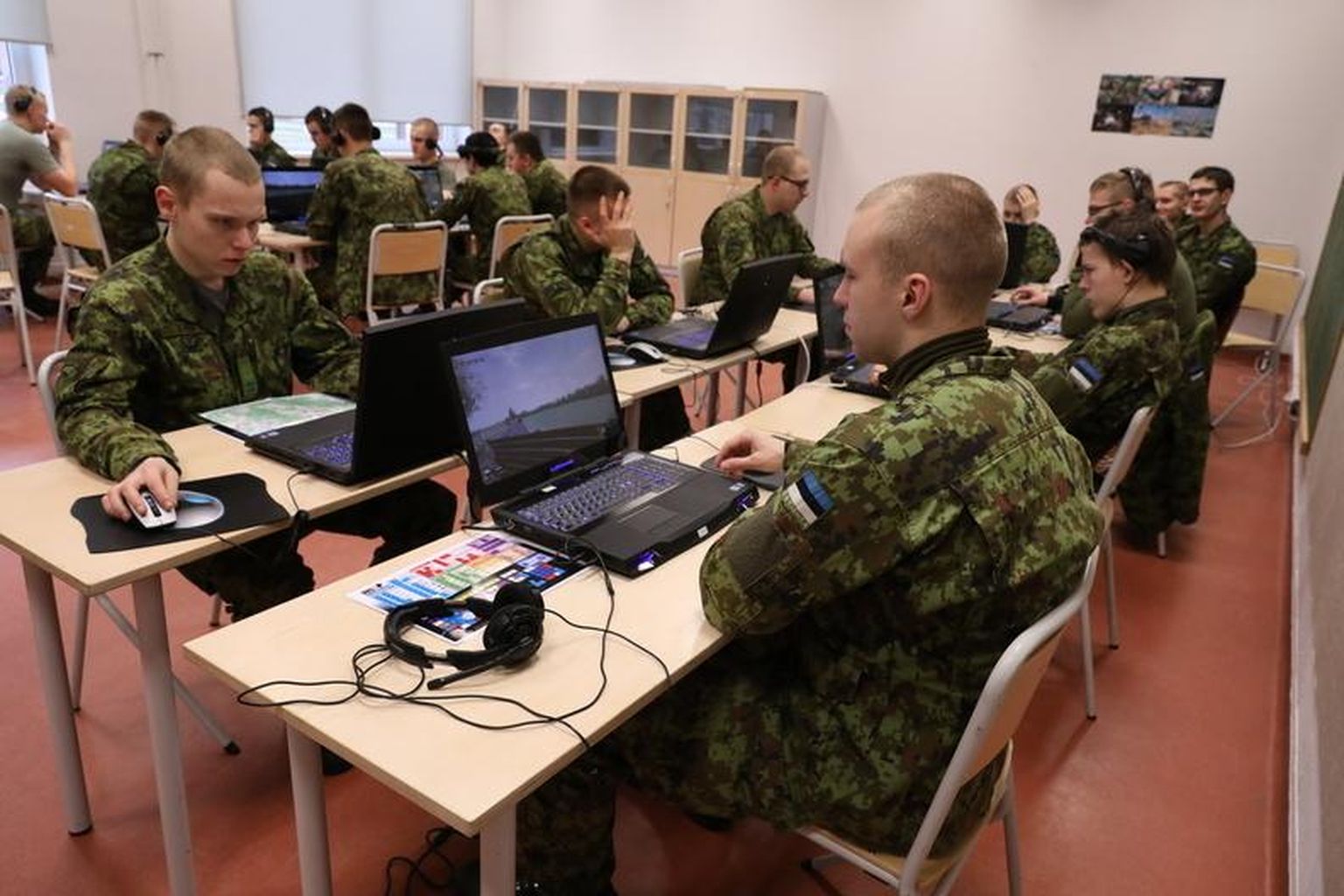 Ajateenijate ohutaju kasvatati ja lahinguväljal tegutsemise oskust harjutati virtuaalkeskkonna abil.