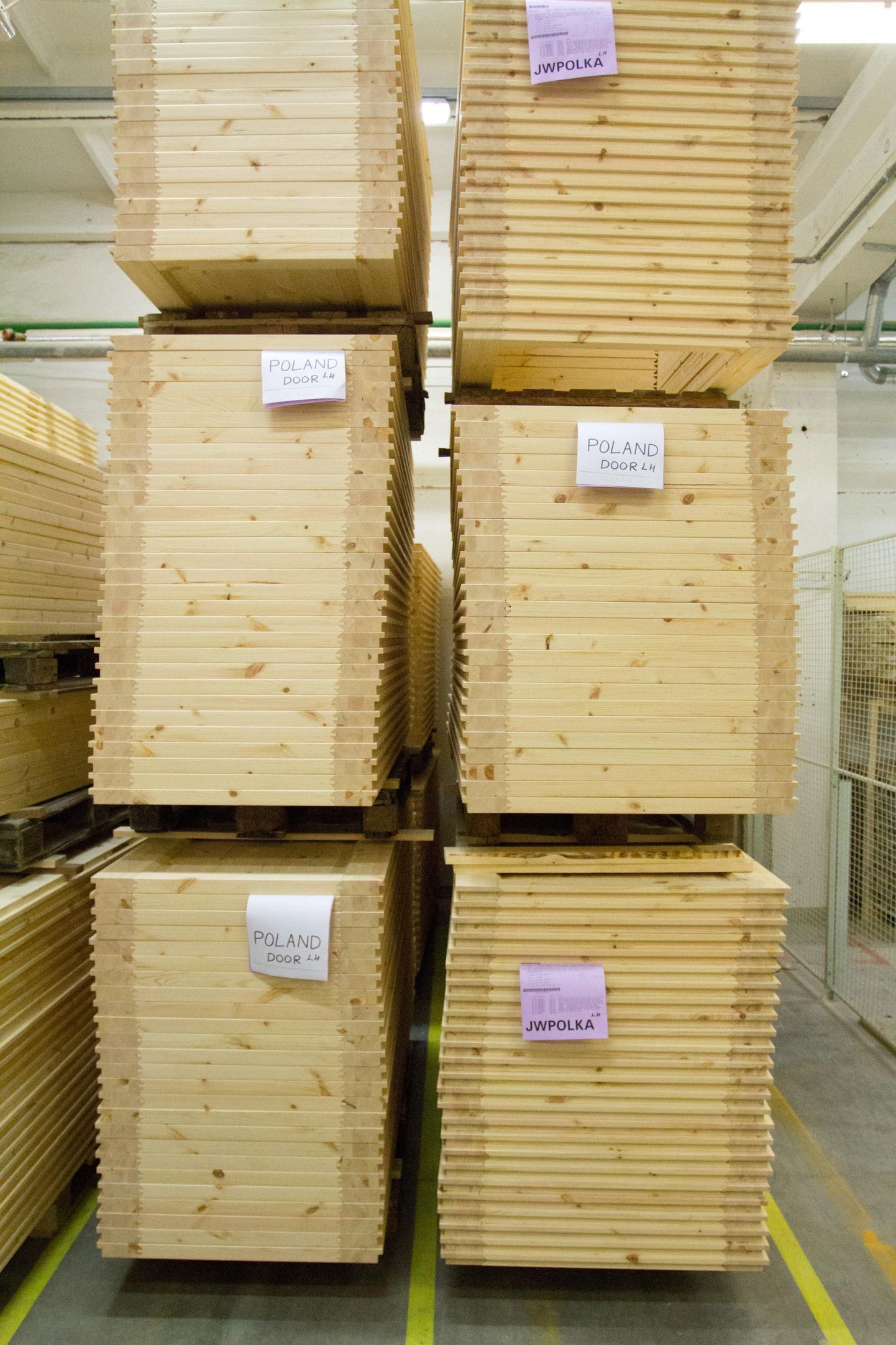 JELD-WEN Eesti AS-i Rakvere tehases toodetakse peamiselt sise- ja välisuksi.