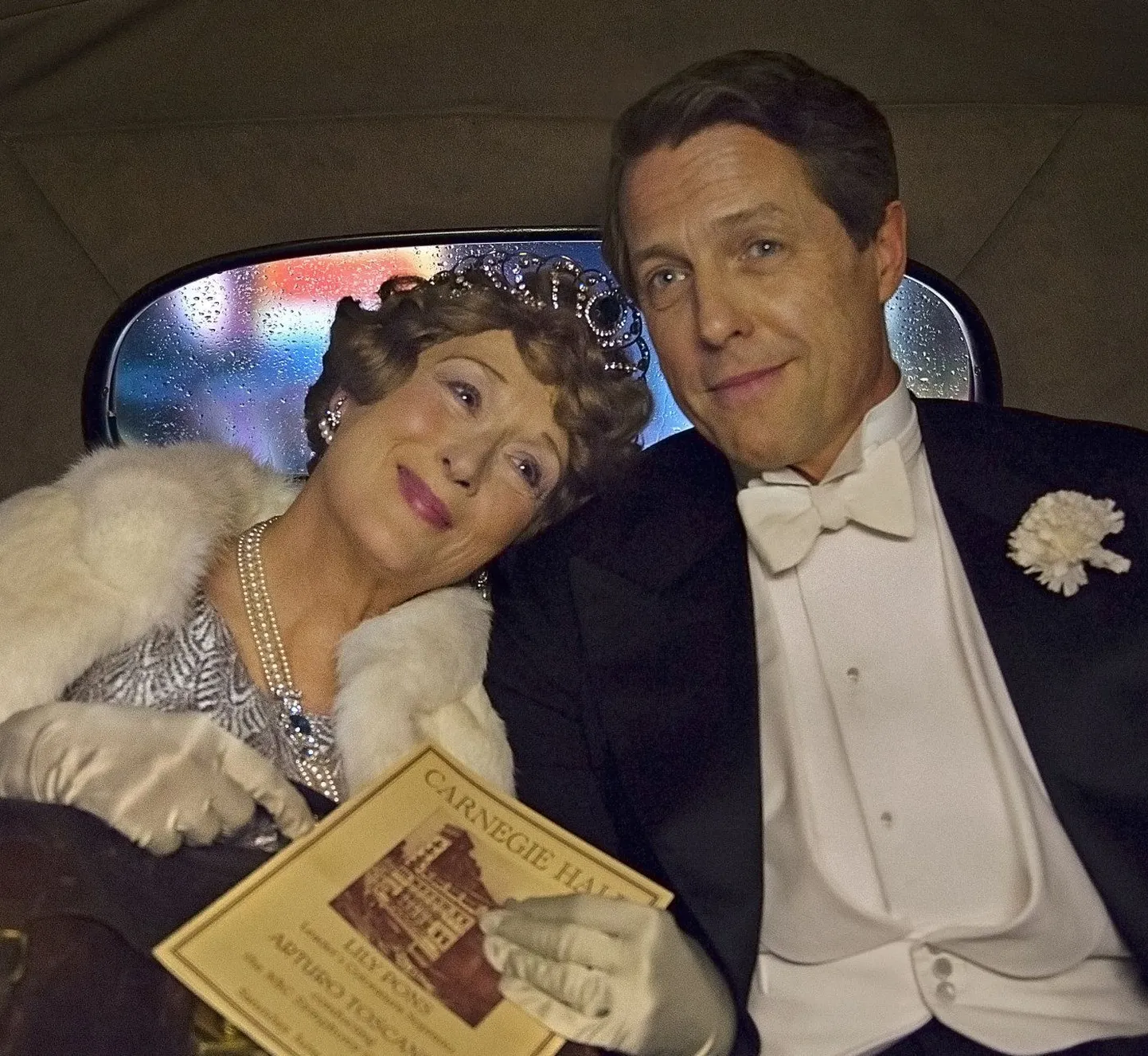 Carnegie Halli unistust realiseerimas: Florence (Meryl Streep) ja St Clair (Hugh Grant).