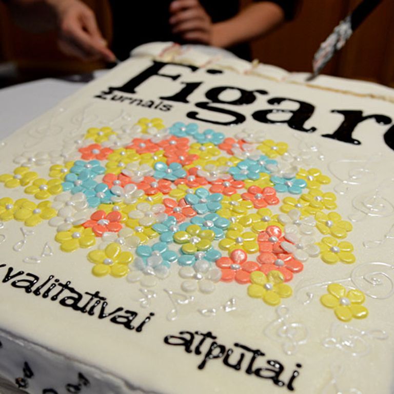 Par godu žurnāla "Figaro" gada jubilejai bija uzcepta ļoti garšīga torte 