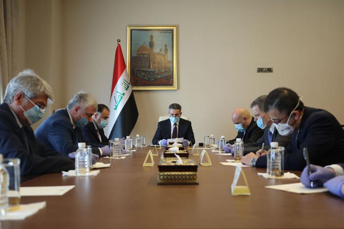 Iraagi peaministriks nimetatud Najafi kubernerkonna endine kuberner Adnan Zurfi kohtus kolmapäeval ÜRO Julgeolekunõukogu viie alalise riigi saadikutega Bagdadis.