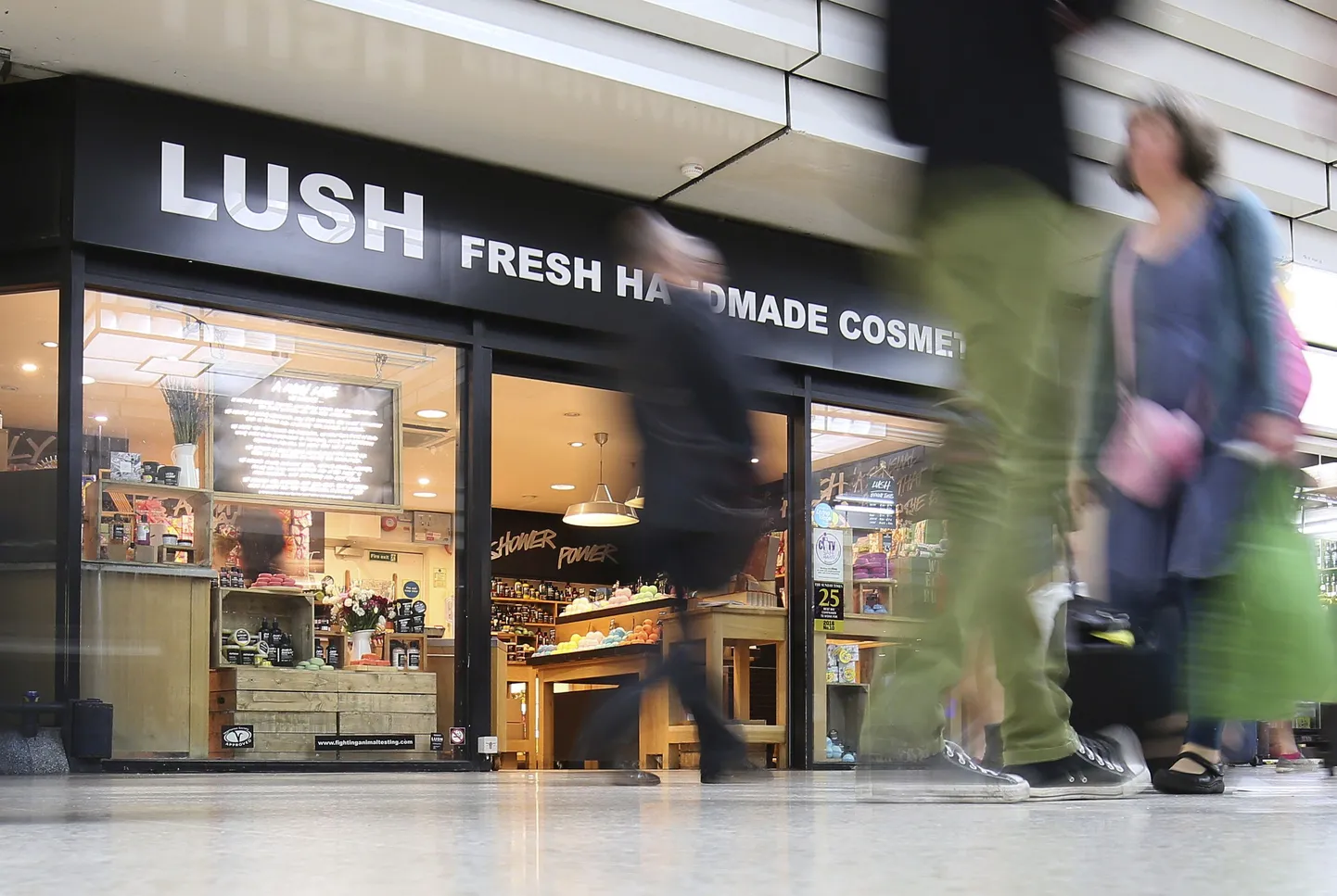 Lushi pood Londonis.