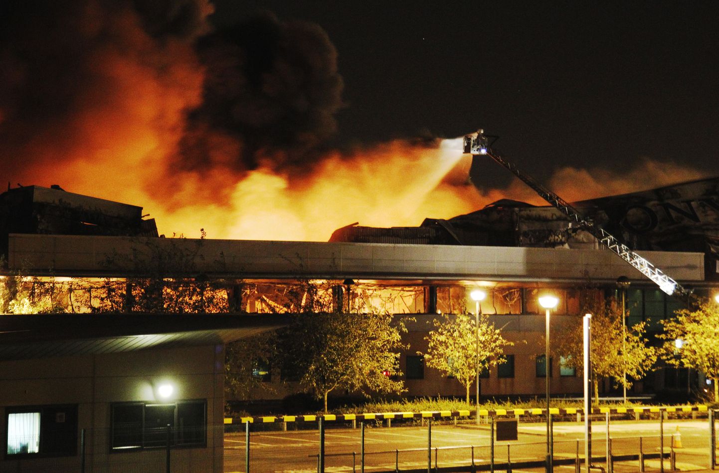 Sony lao põleng Põhja-Londonis Enfieldis