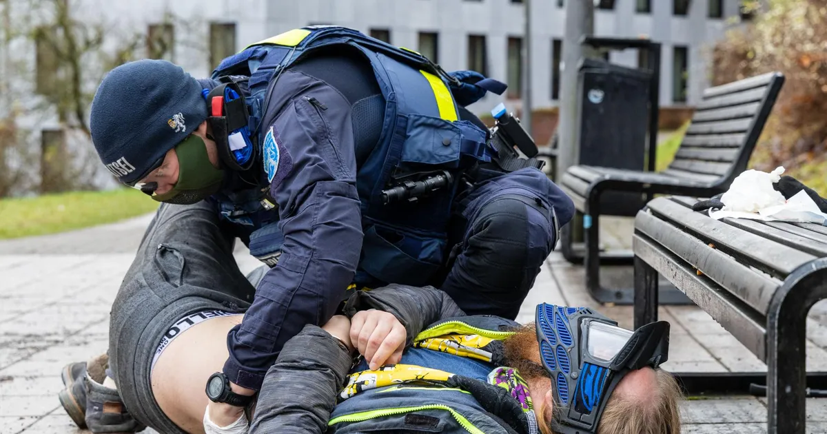 Politsei, kiirabi ja päästjad harjutasid õppuse käigus terve kolmapäeva Tartus erinevaid kriisistsenaariume. 12 tunni jooksul mängiti läbi 20 väljakutset alates