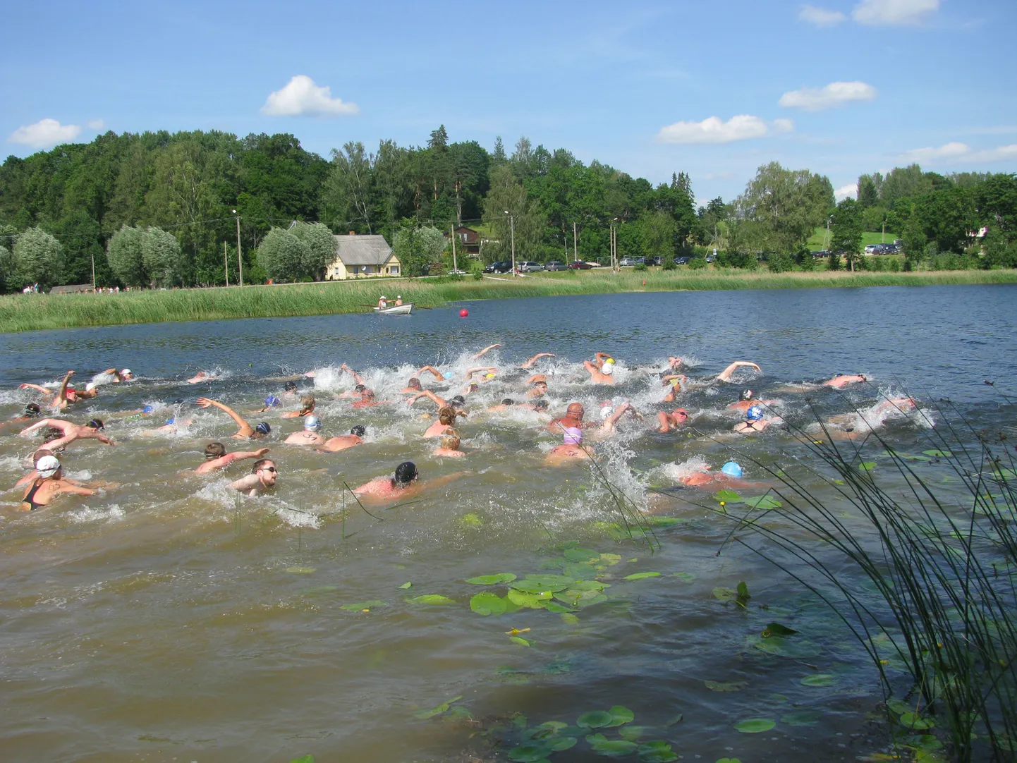 Avavee pikamaaujumissarja mullune avaetapp Rõuges.