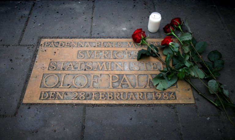 Mälestusplaat Stockholmis, kus Olof Palme 28. veebruaril 1986 maha lasti