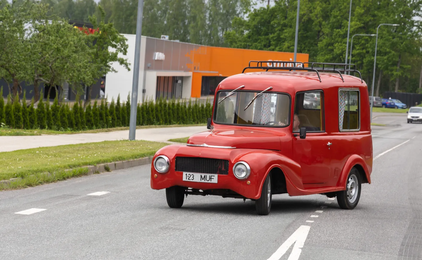 "Naksitrallidest" tuntud Muhvi auto tuli Viljandisse iluravile.