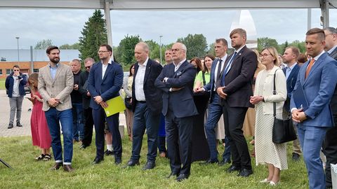PILDID ⟩ Põllumajandusteadlased said uue aretushoone, avamisel osales ka president Alar Karis